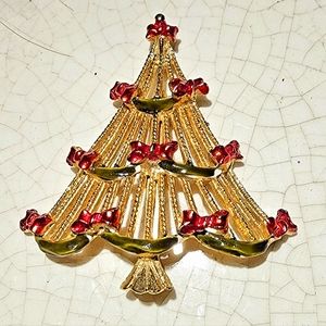 Vintage gold tone, red ribbon, green garland Chrismas Tree Brooch! So 1950s-60s!